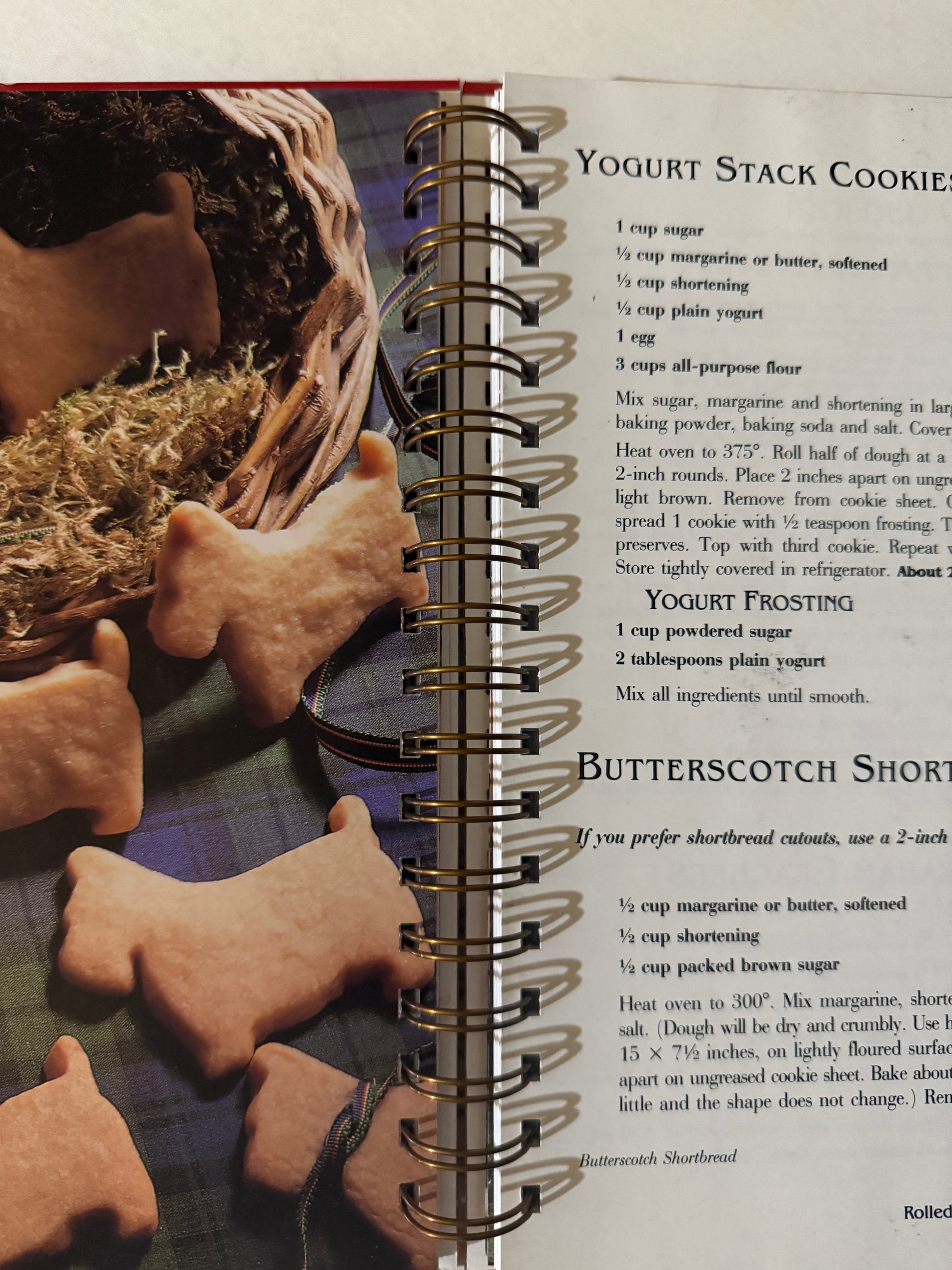 Betty Crockers Ultimate Cookie Book-Red Barn Collections