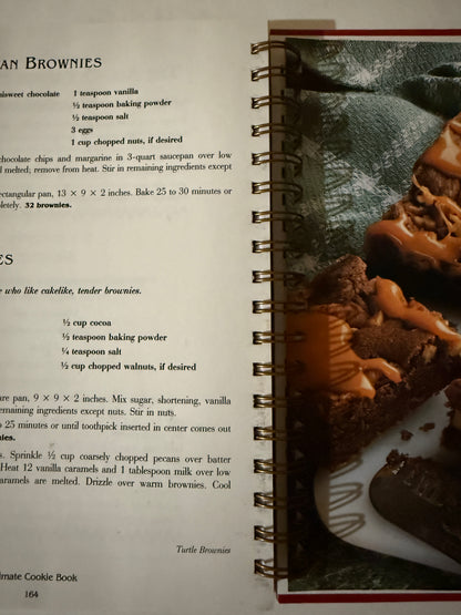 Betty Crockers Ultimate Cookie Book-Red Barn Collections